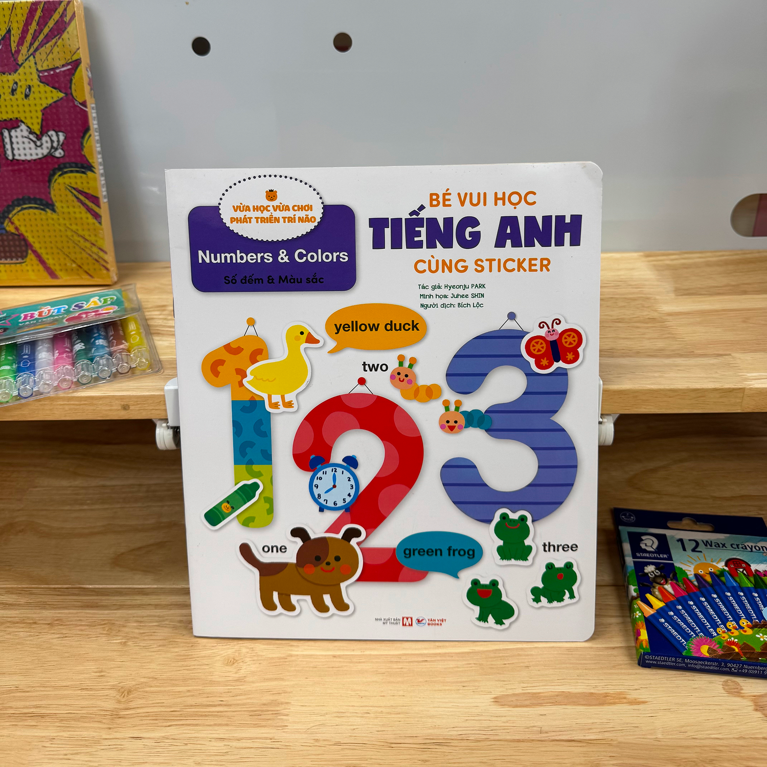 bo-sach-be-vui-hoc-tieng-anh-cung-sticker-1 bo sach be vui hoc tieng anh cung sticker 1
